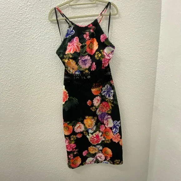slim fit dress slacks Émilie sleeveless floral-applique midi dress in Pink